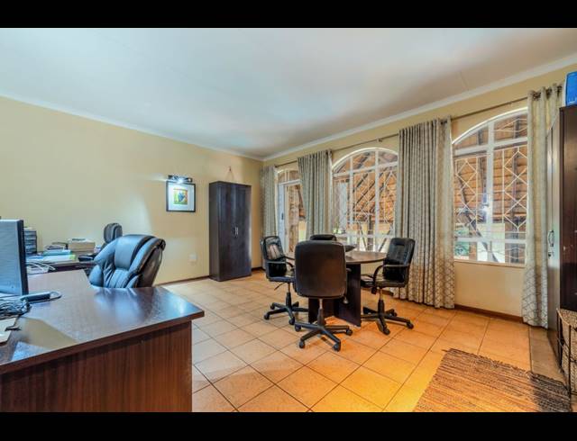 4 BEDROOM HOUSE FOR SALE IN HELDERKRUIN